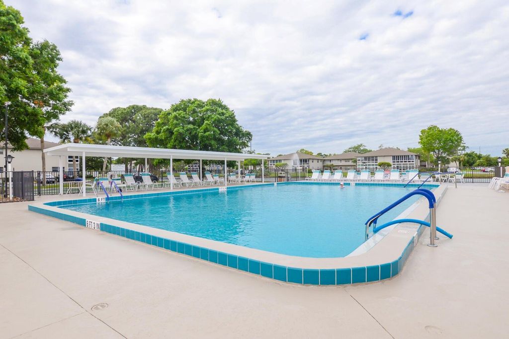 3 Lake Vista Trail 106, Port St Lucie, FL 34952