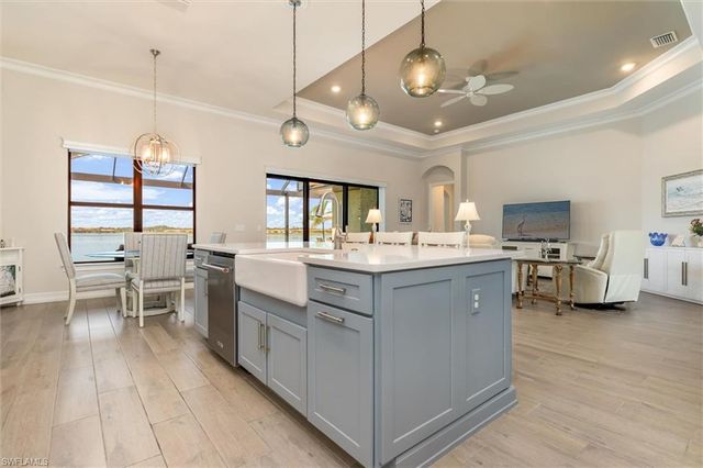 553 Maraviya BLVD, Nokomis, FL 34275