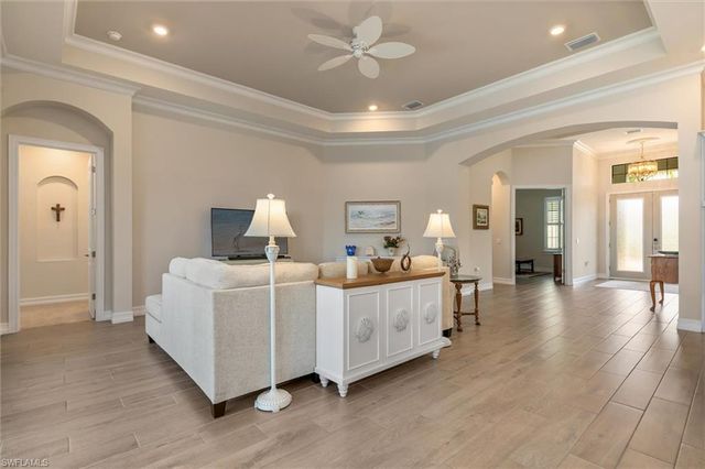 553 Maraviya BLVD, Nokomis, FL 34275