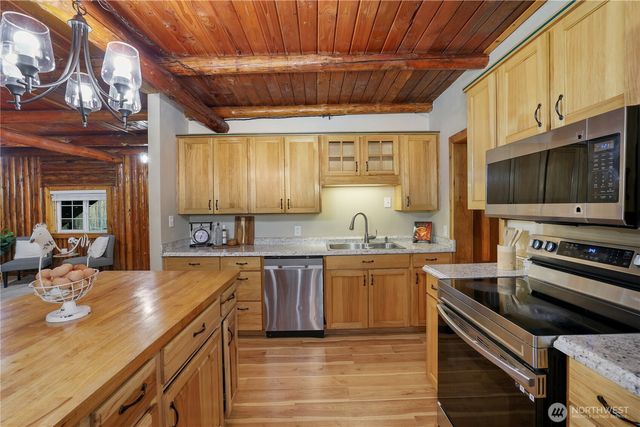 7217 NW Scomanov Lane, Olalla, WA 98359