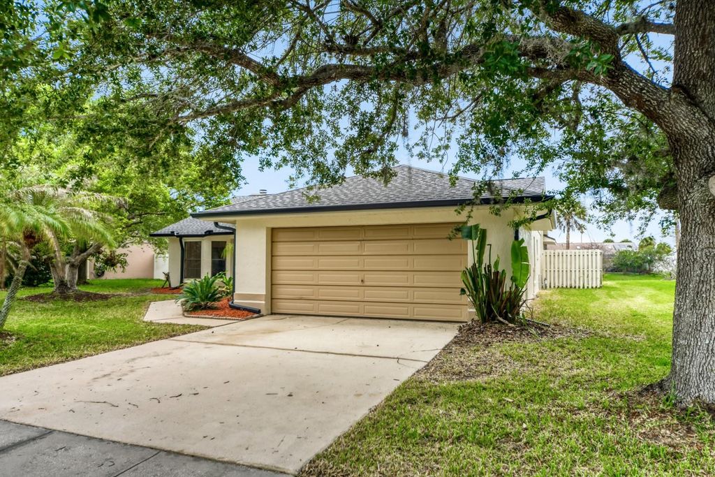 Image 2 of property listing at 2627 TALON COURT, Orlando, FL 32837
