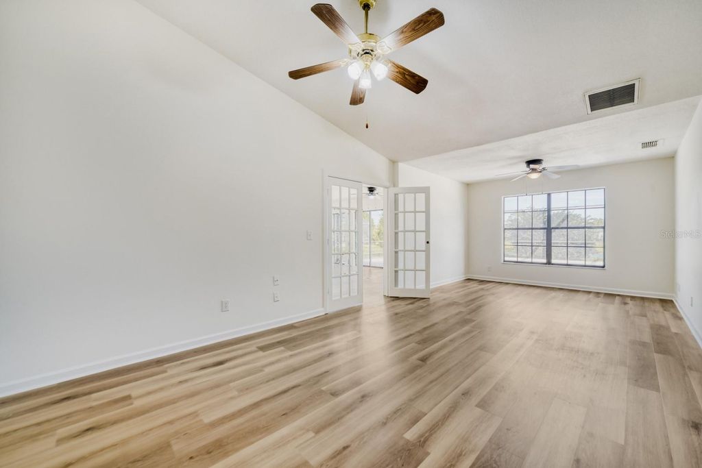 Image 14 of property listing at 2627 TALON COURT, Orlando, FL 32837