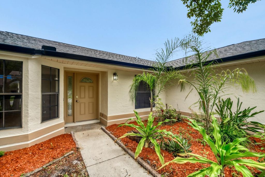 Image 3 of property listing at 2627 TALON COURT, Orlando, FL 32837