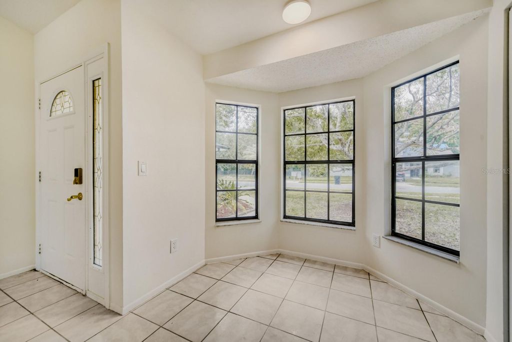 Image 5 of property listing at 2627 TALON COURT, Orlando, FL 32837