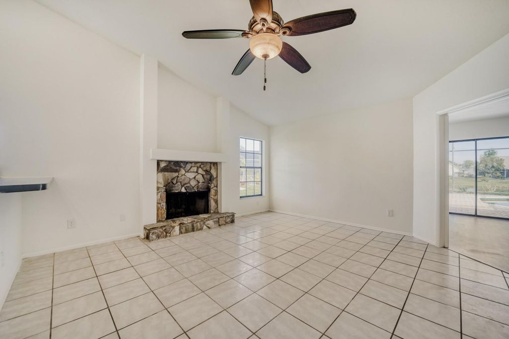 Image 6 of property listing at 2627 TALON COURT, Orlando, FL 32837
