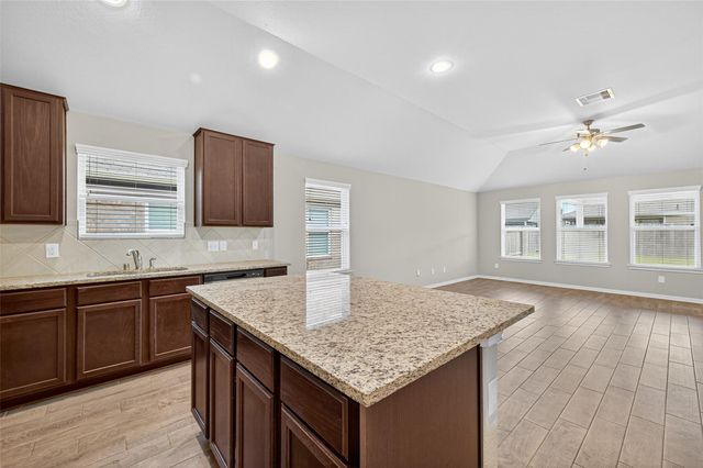 11643 Colossal Oak Drive, Houston, TX 77066