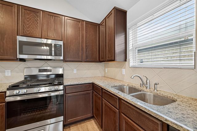 11643 Colossal Oak Drive, Houston, TX 77066