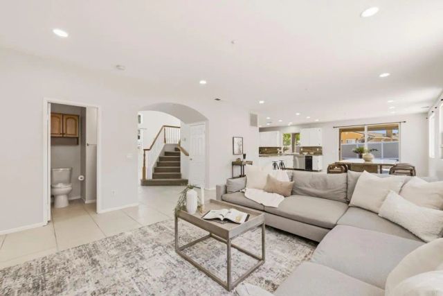 9910 Mollie Lane, Santee, CA 92071