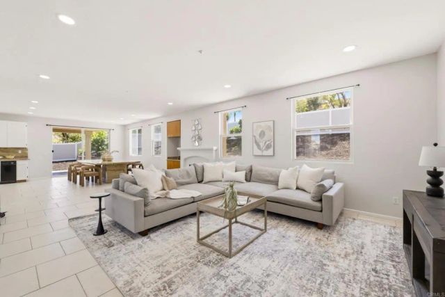 9910 Mollie Lane, Santee, CA 92071
