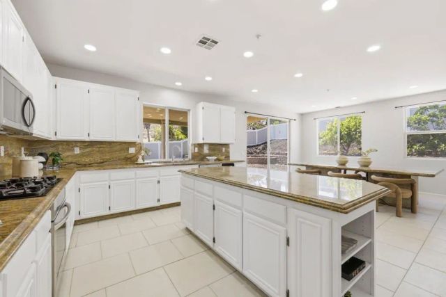 9910 Mollie Lane, Santee, CA 92071