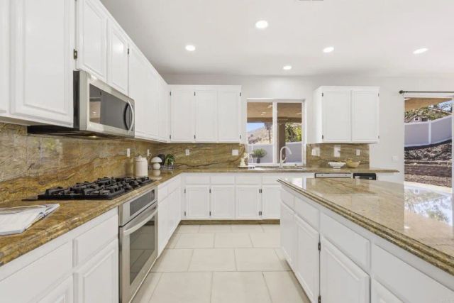 9910 Mollie Lane, Santee, CA 92071