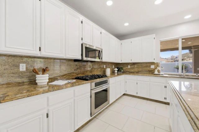 9910 Mollie Lane, Santee, CA 92071