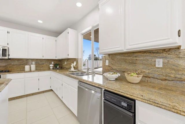 9910 Mollie Lane, Santee, CA 92071