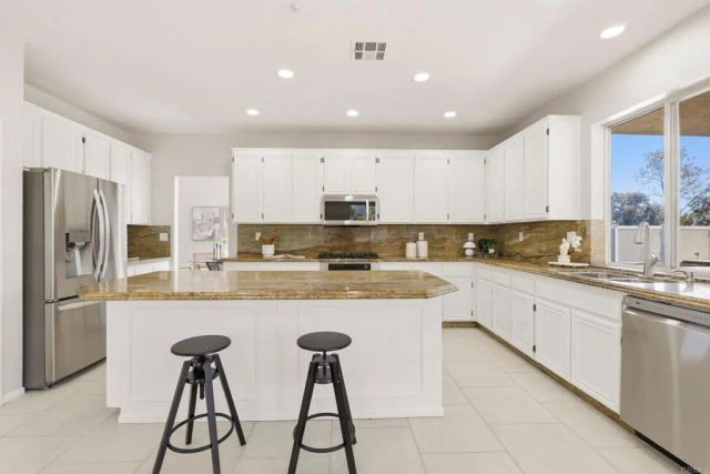 9910 Mollie Lane, Santee, CA 92071