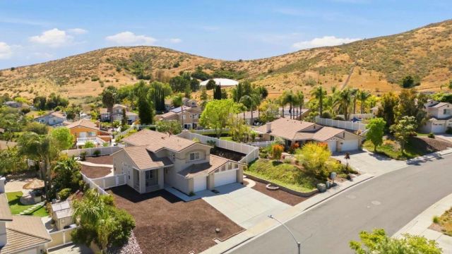 9910 Mollie Lane, Santee, CA 92071