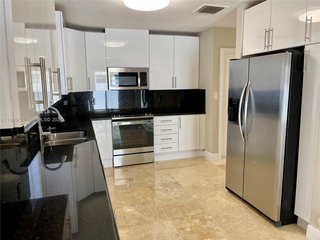 3191 Ohio St, Miami, FL 33133