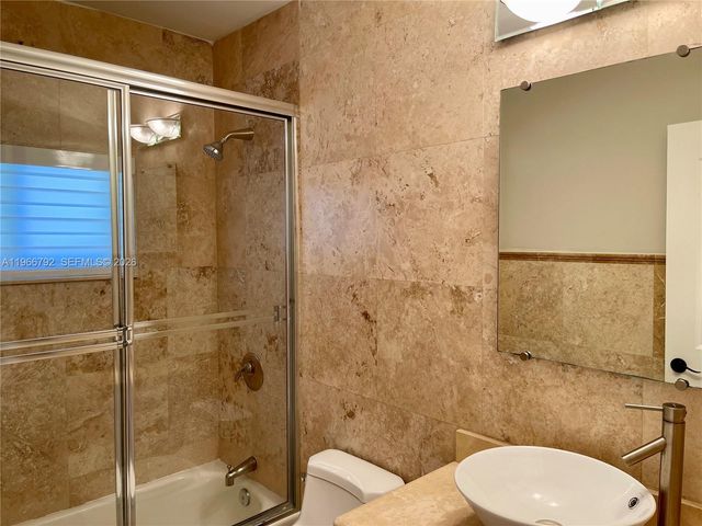 3191 Ohio St, Miami, FL 33133