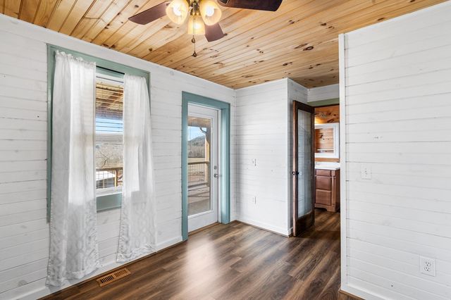 337 Fires Creek Road, Hayesville, NC 28904