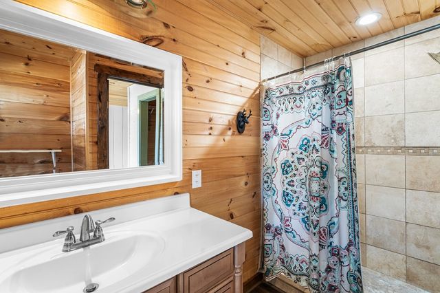 337 Fires Creek Road, Hayesville, NC 28904