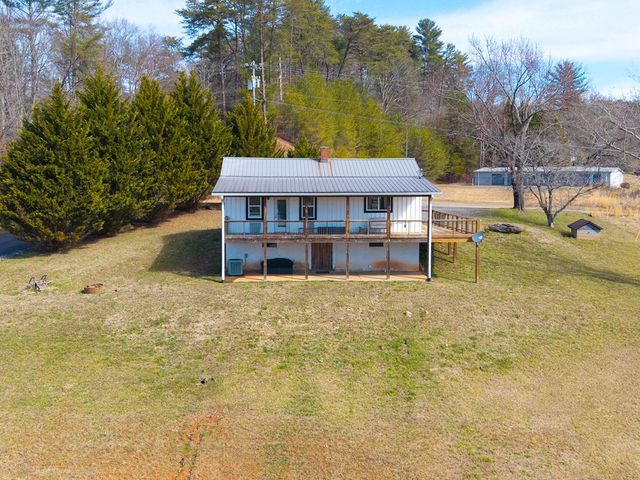 337 Fires Creek Road, Hayesville, NC 28904
