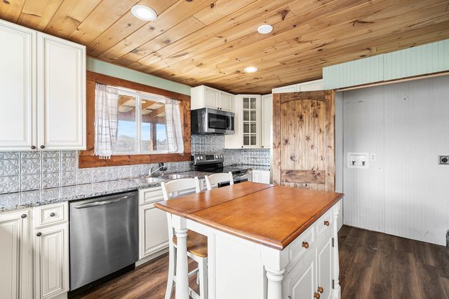 337 Fires Creek Road, Hayesville, NC 28904