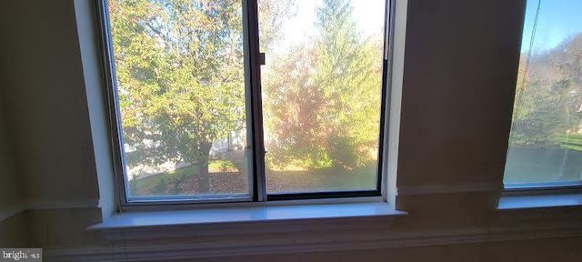 82 CHATHAM CT, East Windsor, NJ 08520