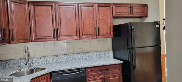82 CHATHAM CT, East Windsor, NJ 08520