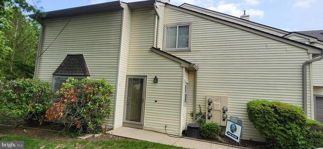 82 CHATHAM CT, East Windsor, NJ 08520
