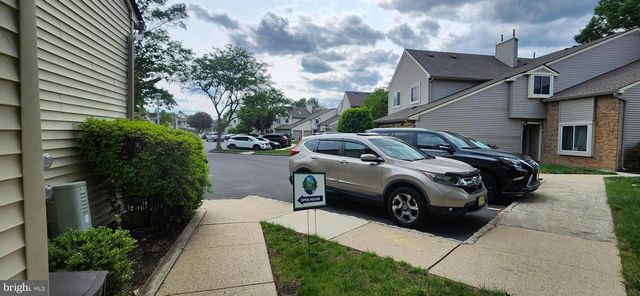 82 CHATHAM CT, East Windsor, NJ 08520