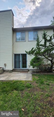 82 CHATHAM CT, East Windsor, NJ 08520