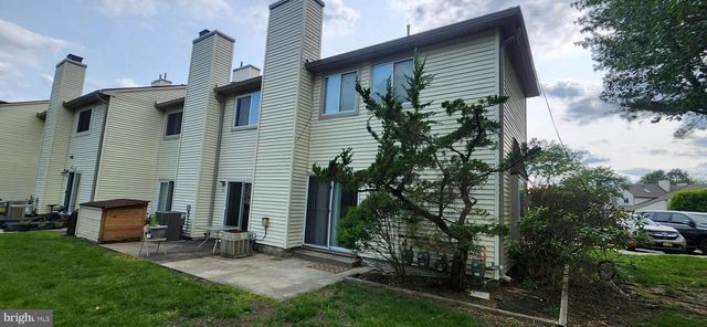 82 CHATHAM CT, East Windsor, NJ 08520