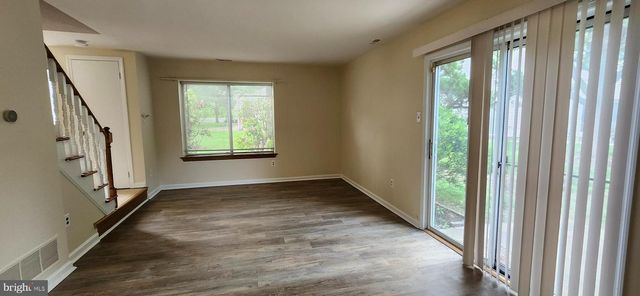 82 CHATHAM CT, East Windsor, NJ 08520