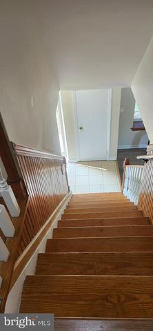 82 CHATHAM CT, East Windsor, NJ 08520