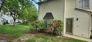 82 CHATHAM CT, East Windsor, NJ 08520