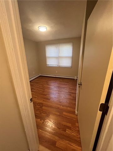 39 Sachem Road, East Providence, RI 02915