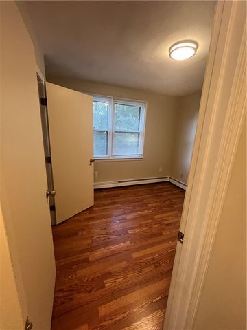39 Sachem Road, East Providence, RI 02915