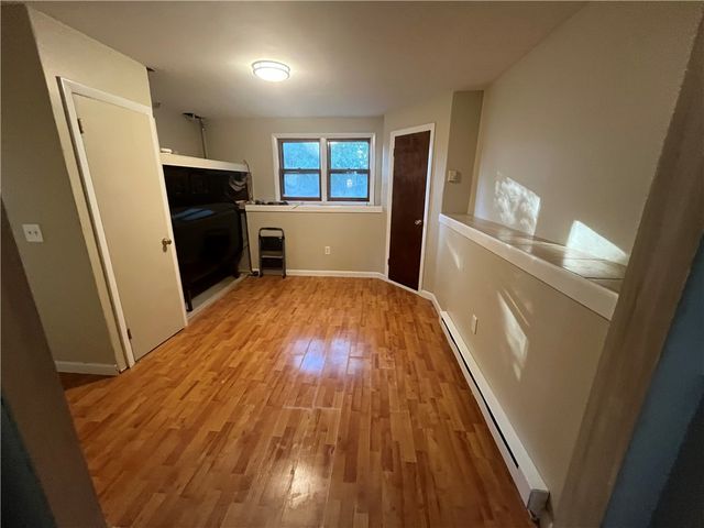 39 Sachem Road, East Providence, RI 02915