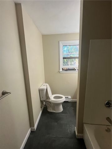 39 Sachem Road, East Providence, RI 02915