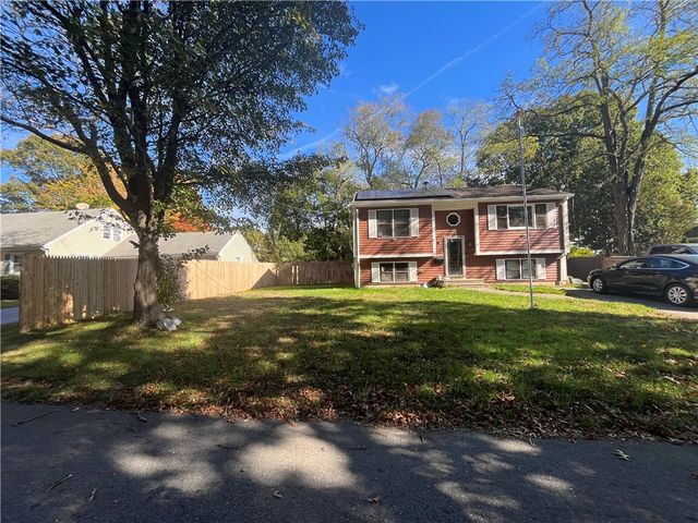 39 Sachem Road, East Providence, RI 02915