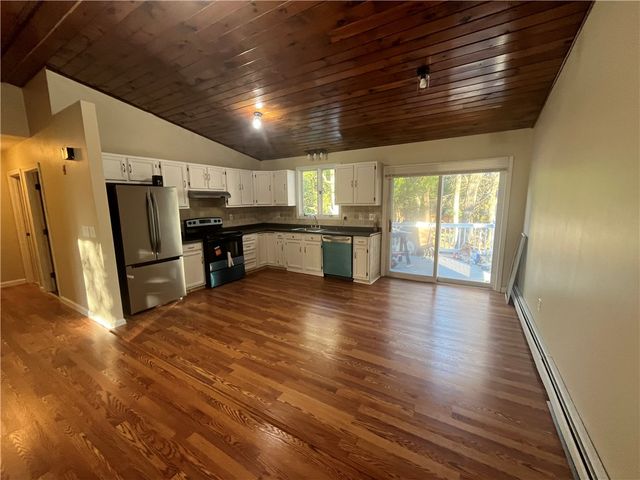 39 Sachem Road, East Providence, RI 02915