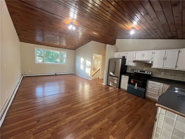 39 Sachem Road, East Providence, RI 02915
