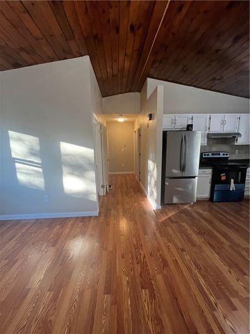 39 Sachem Road, East Providence, RI 02915