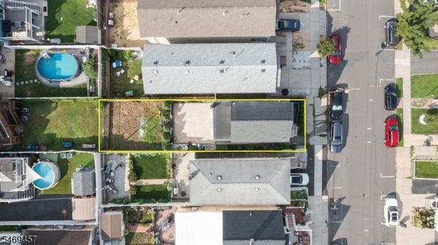 345 Forest St, Kearny Town, NJ 07032