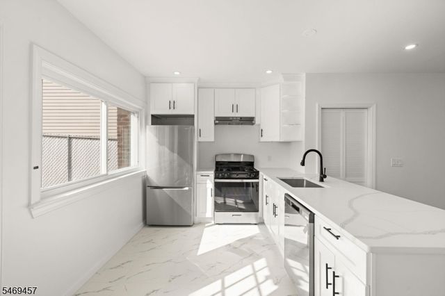 345 Forest St, Kearny Town, NJ 07032