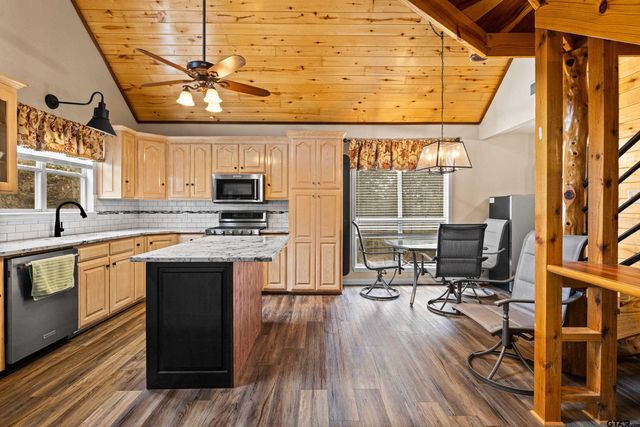 5066 Bob O Link Rd, Gilmer, TX 75645