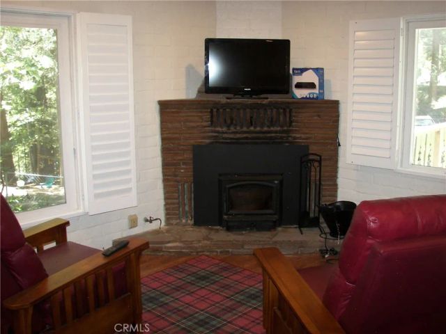 1101 Big Tree, Crestline, CA 92325