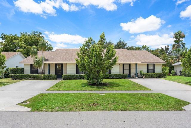 1369 Riverside Circle, Wellington, FL 33414