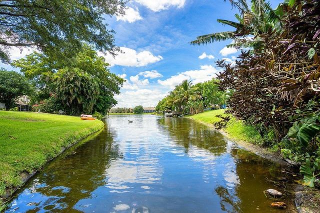 1369 Riverside Circle, Wellington, FL 33414