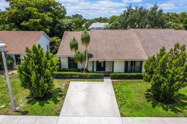 1369 Riverside Circle, Wellington, FL 33414