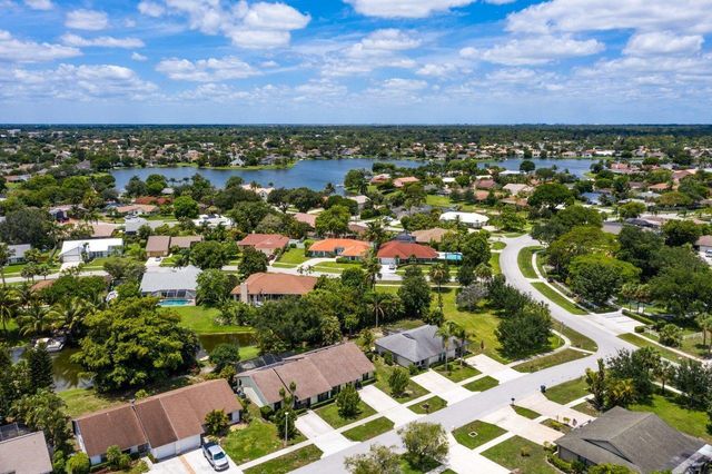 1369 Riverside Circle, Wellington, FL 33414